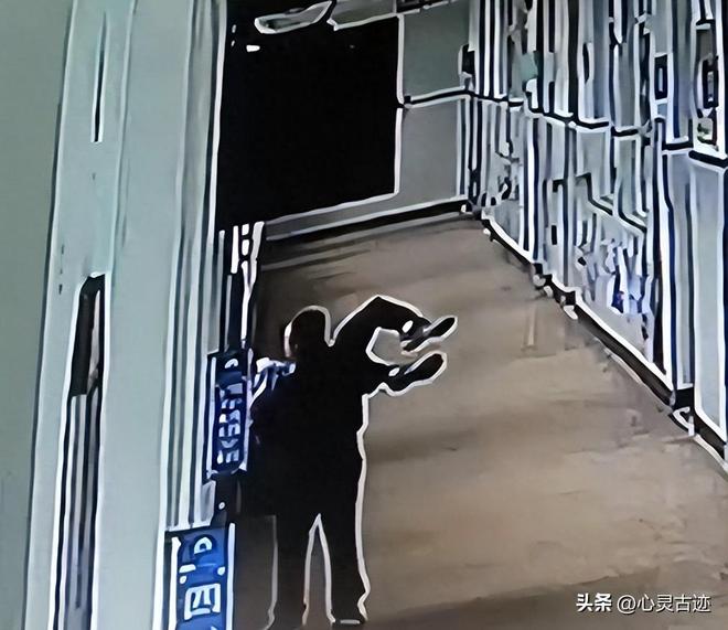 监控画面曝光父亲行为被怒骂太恶心人ag九游会登录反转！向老师滋水后续(图7)